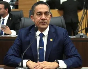 JUSTAS HOMENAGENS - Deputado Eyder Brasil prestigia cerca de 400 jornalistas de RO com Voto de Louvor na Assembleia Legislativa 
